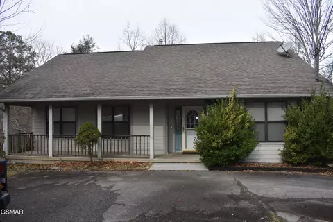 273 Stott Ln, Gatlinburg, TN 37738