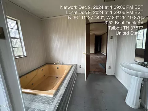 Bath - 2052 Boat Dock Rd, Talbott, TN 37877 photo 2 of 3