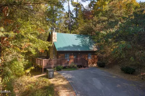 2455 Burke Ave, Sevierville, TN 37876