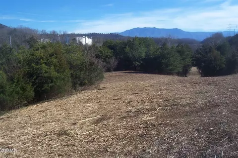 4 Veterans Boulevard, Pigeon Forge, TN 37863