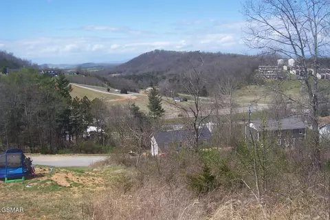 1317 Lauren Dr, Jefferson City, TN 37760