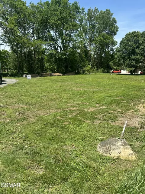 lot28 River Bank Rd, Pigeon Forge, TN 37863