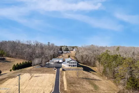 1960 Indian Creek Rd, Dandridge, TN 37725