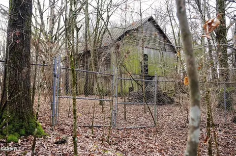 1740 Niles Road Rd, Dandridge, TN 37725