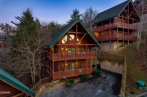 1721 Summit View Way, Sevierville, TN 37862