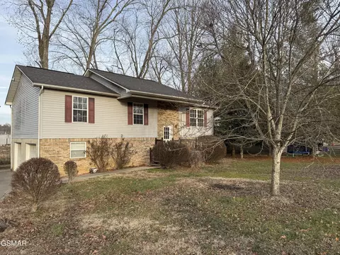 2412 Big River Overlook Dr, Sevierville, TN 37876