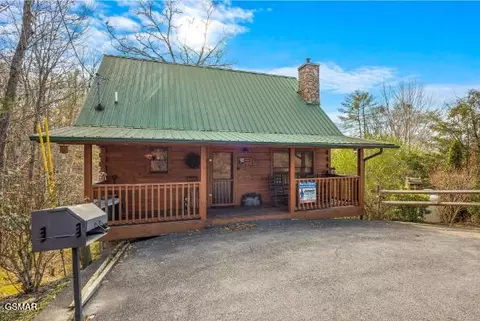 920 Hideaway Hills Cir, Sevierville, TN 37862