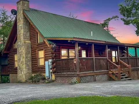 532 Chickasaw Gap Way, Pigeon Forge, TN 37863