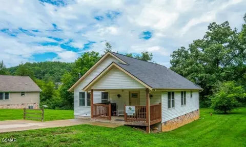 2242 Green Acres Cir, Sevierville, TN 37862