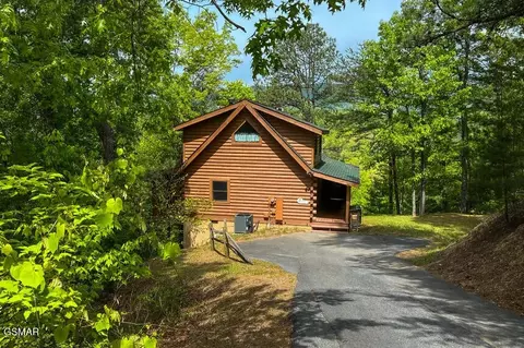 2216 Shooting Star Way, Sevierville, TN 37862