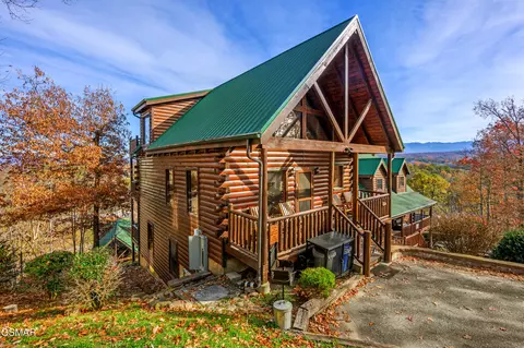 2251 Upper Middle Crk #19, Sevierville, TN 37876