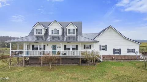 2759 Meadow Crest Ln, Sevierville, TN 37876