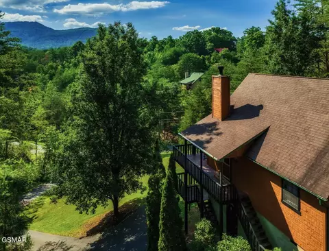 2439 Burke Ave, Sevierville, TN 37876