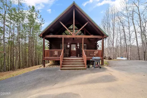 2220 Breezy Road Rd, Sevierville, TN 37876
