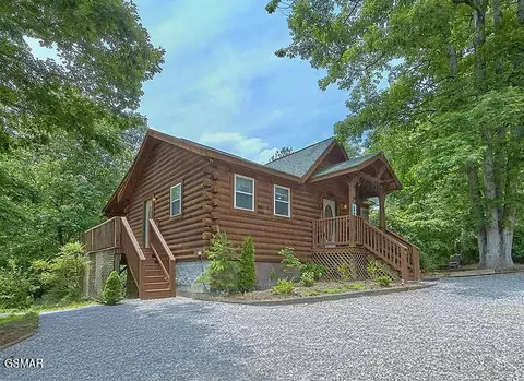1664 Scenic Woods Way, Sevierville, TN 37876