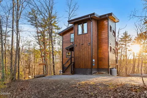 2986 Ginas Way, Sevierville, TN 37862