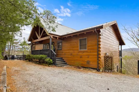 2980 Mountain Memories Way, Sevierville, TN 37876