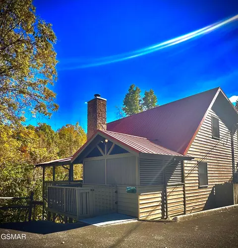 703 Sunrise Blvd, Pigeon Forge, TN 37862