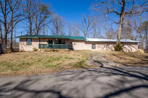 810 Snapdragon Rd, Sevierville, TN 37876