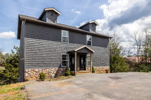 1492 William Holt Blvd, Sevierville, TN 37862