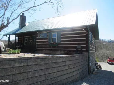 3002 Nellie Dr, Sevierville, TN 37876