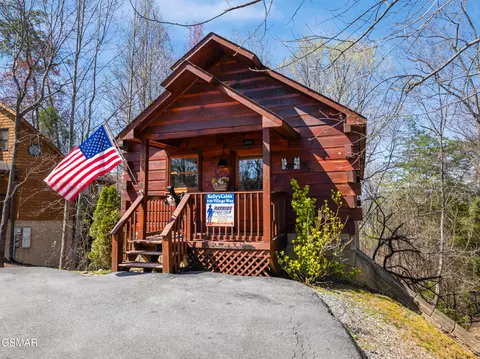 320 Village Way, Pigeon Forge, TN 37863