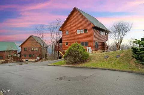 2212 Lone Eagle Dr, Sevierville, TN 37876