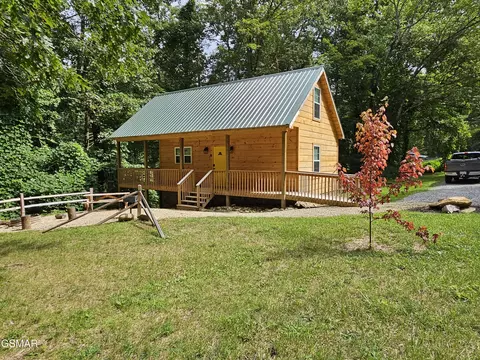 4821 Hooper Hwy, Cosby, TN 37722