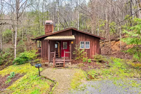 209 Teaberry Ln, Gatlinburg, TN 37738