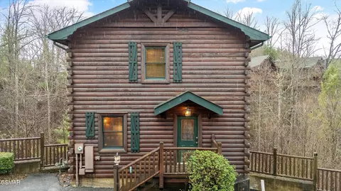829 Spirit Loop Way, Gatlinburg, TN 37738