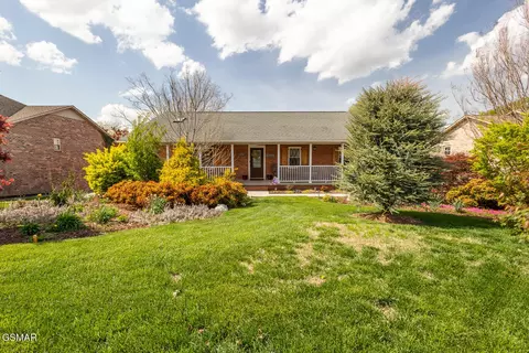 2119 Raulston View Dr, Maryville, TN 37803