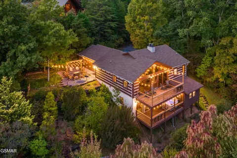 229 Rodeo Dr, Gatlinburg, TN 37738