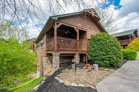 913 Mcmakin Way, Pigeon Forge, TN 37863