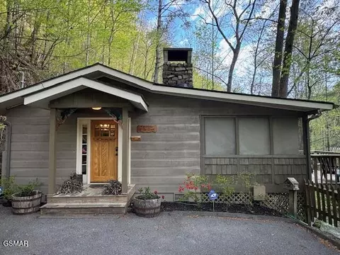 2002 Hidden Hollow Way, Sevierville, TN 37862