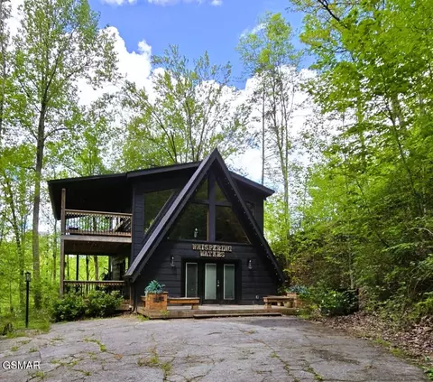 1020 Deep Hollow Rd, Gatlinburg, TN 37738