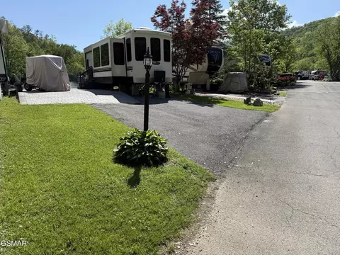 4229 E Pkwy #348, Gatlinburg, TN 37738