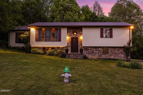 208 Remington Ct, Greeneville, TN 37743