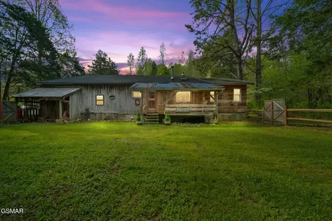 1249 Rocky Flats Rd, Cosby, TN 37722