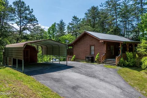 2917 Barnes Dr, Sevierville, TN 37862