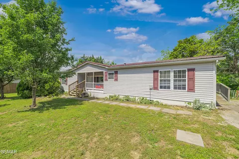 1027 Arden Ln, Sevierville, TN 37876