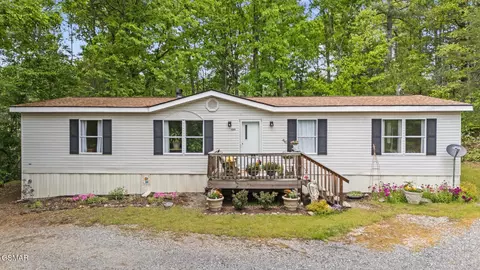 4909 Bogard Rd, Cosby, TN 37722