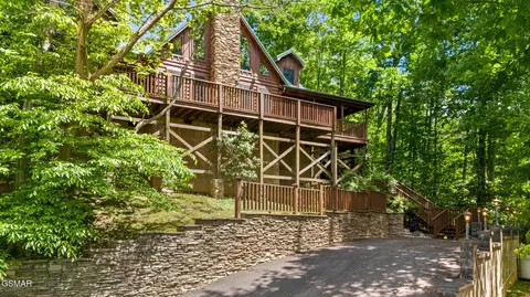 915 Statham Way, Gatlinburg, TN 37738