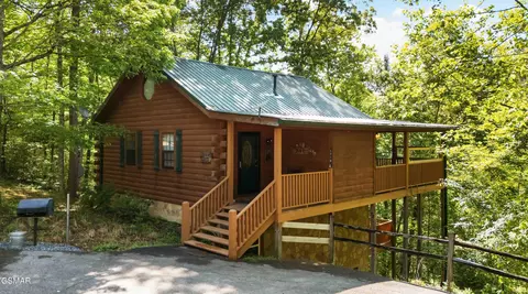 1719 Quail Hollow Way, Sevierville, TN 37876