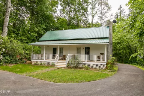 3370 Robeson Rd, Sevierville, TN 37862