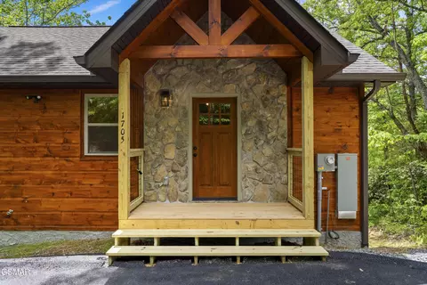 1705 Parkway View Ct, Sevierville, TN 37876