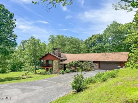 225 Hemlock Ct, Sevierville, TN 37862
