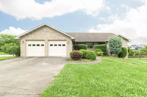1272 Stewart St, Sevierville, TN 37876