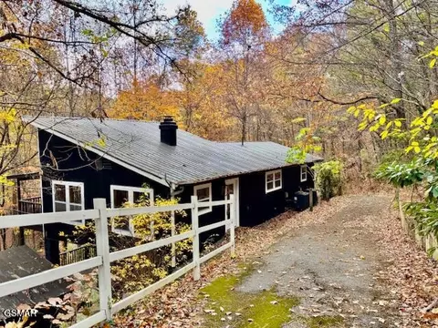 1137 Tanrac Trl, Gatlinburg, TN 37738
