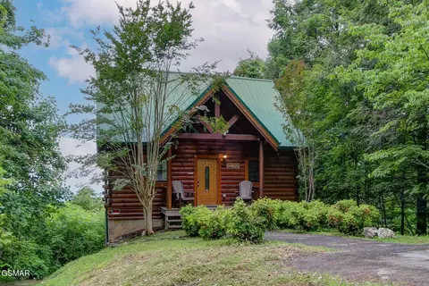1925 Battle Top Rd, Sevierville, TN 37876