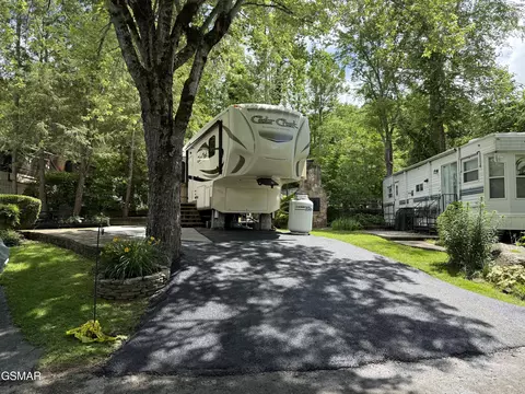 4229 E Pkwy #78, Gatlinburg, TN 37738